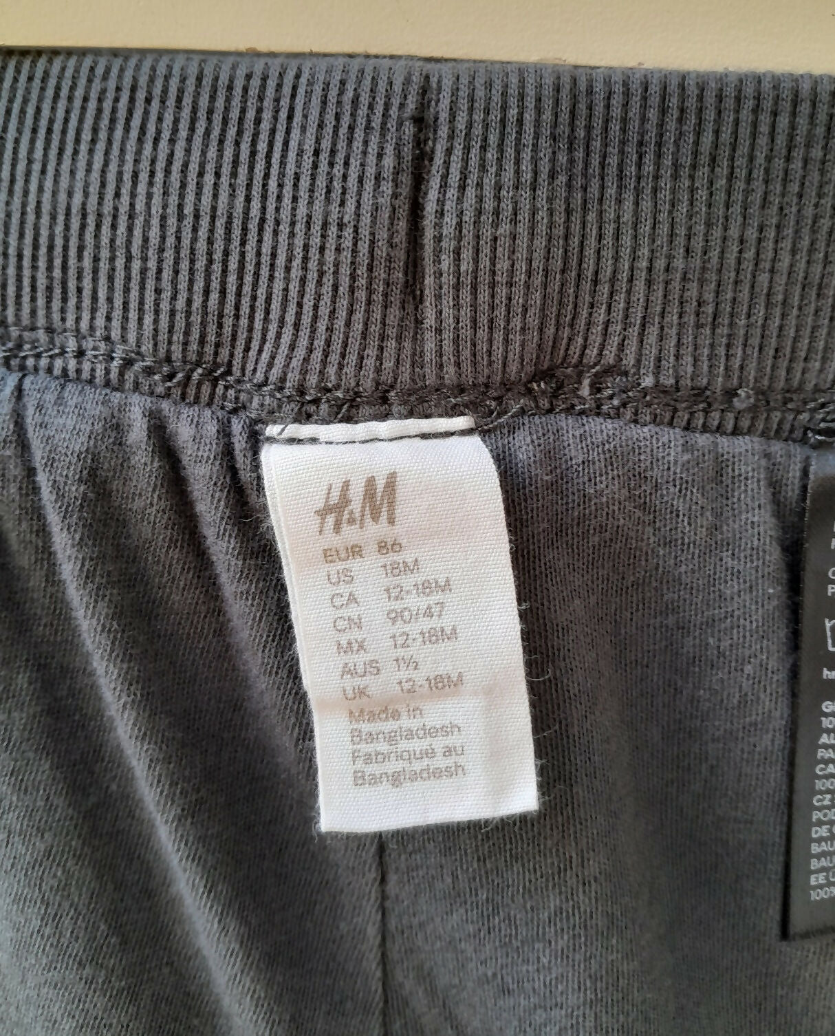 Calça H&M Veludo Cotelê Forrada Cinza Chumbo 12-18 Meses