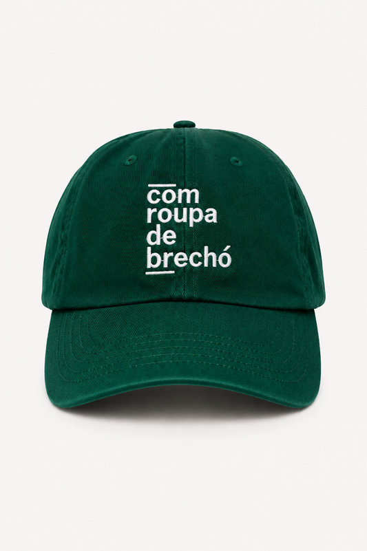 Boné Com Roupa de Brechó