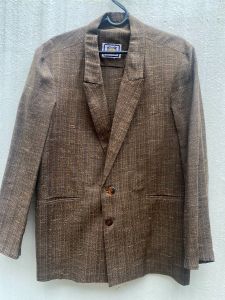 Blazer em linho e poliester marrom listrado