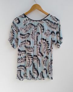 Blusa estampada com friso Shoulder - P